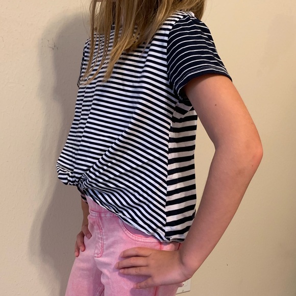 Navy & white striped short-sleeve shirt - Picture 4 of 6